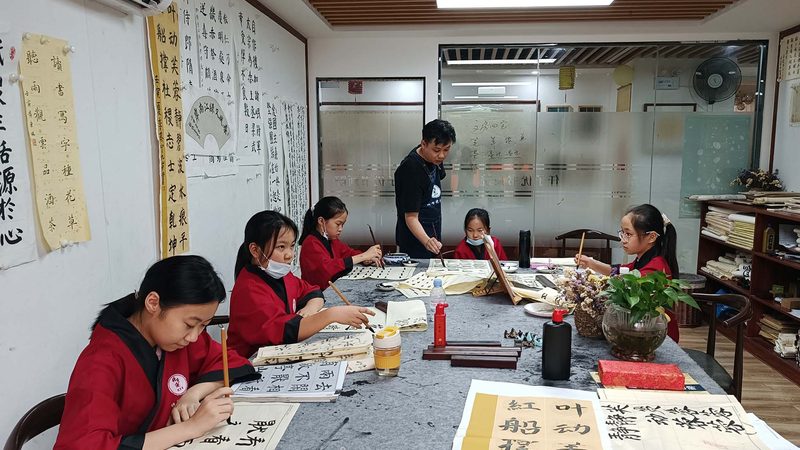 叉车实操考试是检验叉车操作人员技能的重要环节，考试流程通常包括以下几个步骤：